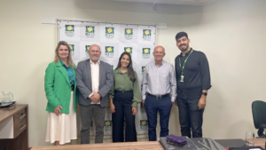 ACE-ES recebe gerentes do Sicoob e discute novas soluções financeiras para associados