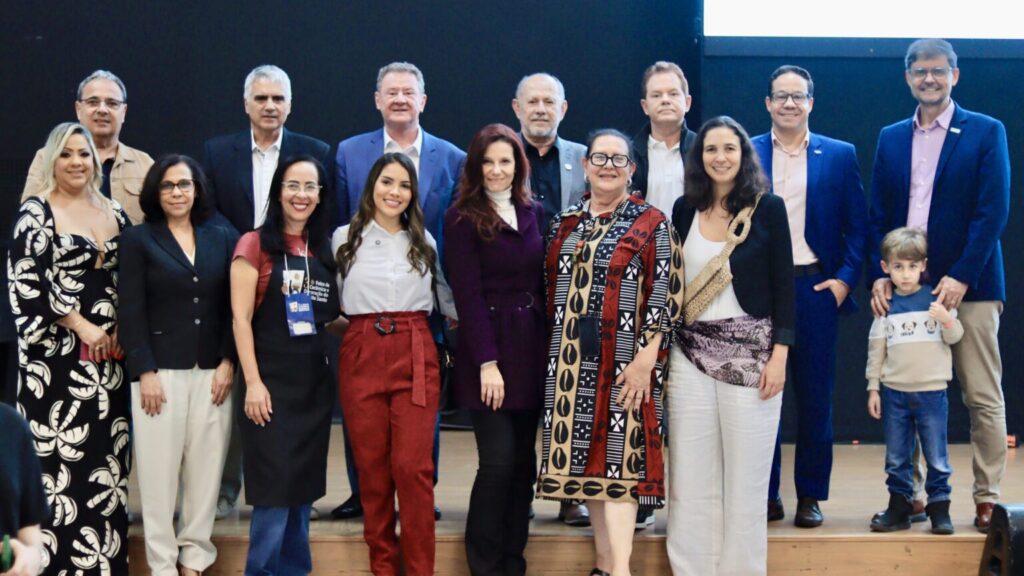 Arte, cultura e empreendedorismo marcam a abertura da 3ª Feira de Cerâmica e Decoração do ES