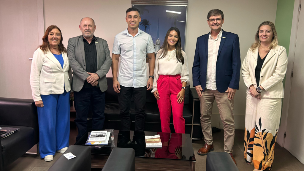 ACE-ES integra comitiva empresarial recebida pelo prefeito da Serra, Weverson Meireles