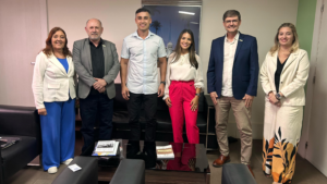 ACE-ES integra comitiva empresarial recebida pelo prefeito da Serra, Weverson Meireles